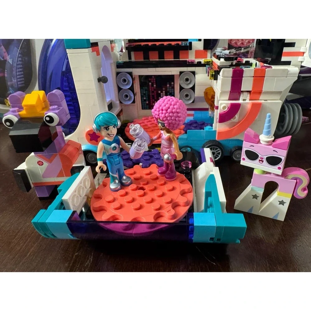 LEGO Movie 2 Pop-Up Party Bus 70828 Complete Set w/Minifigures & Box - No Manual
